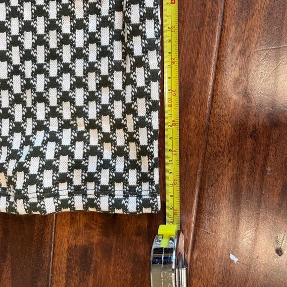 Zara’s Green and Ecru knit outfit/set. Size Large  worn one, like new condition! - Picture 7 of 13